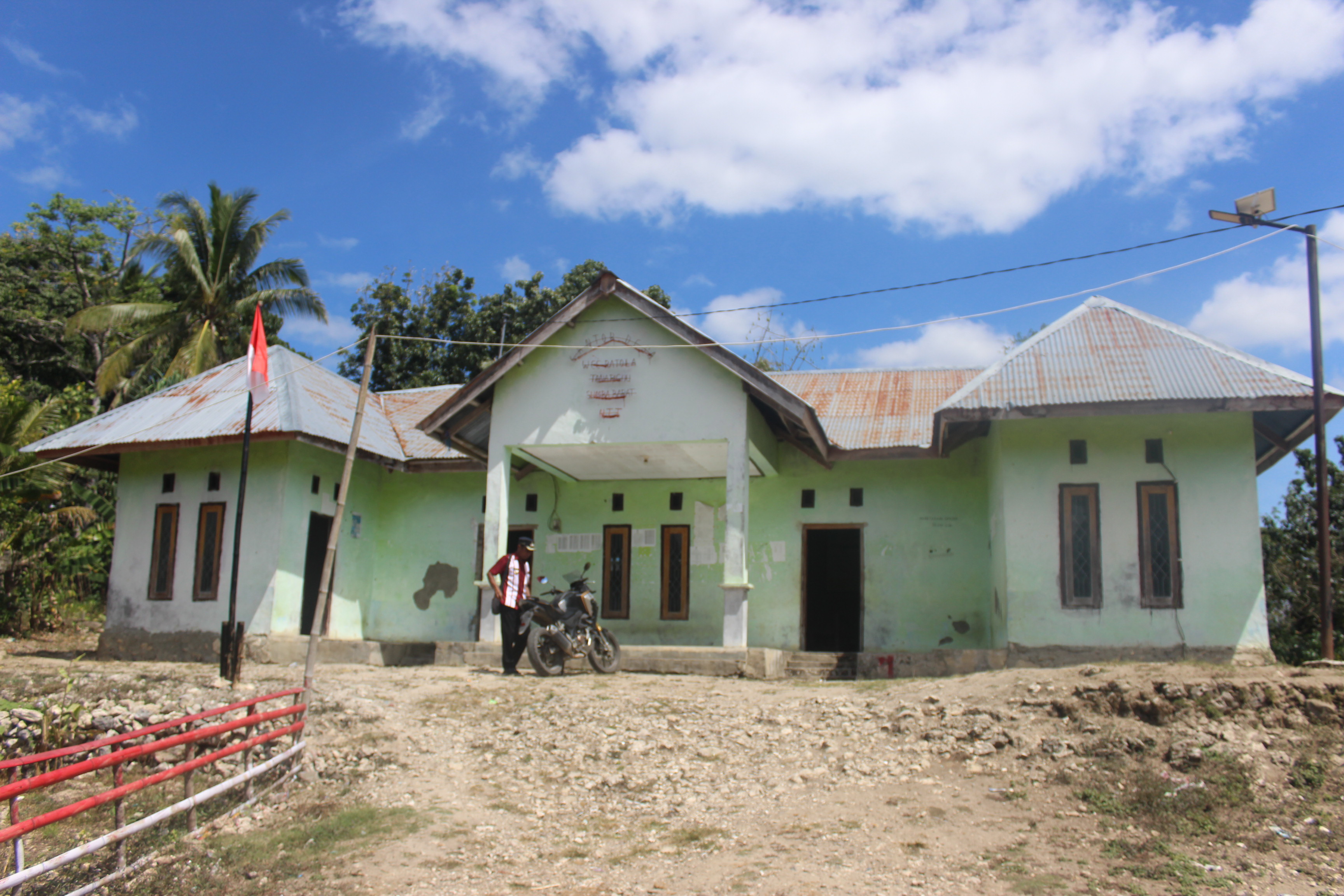 	Website Resmi Desa Wee Patola